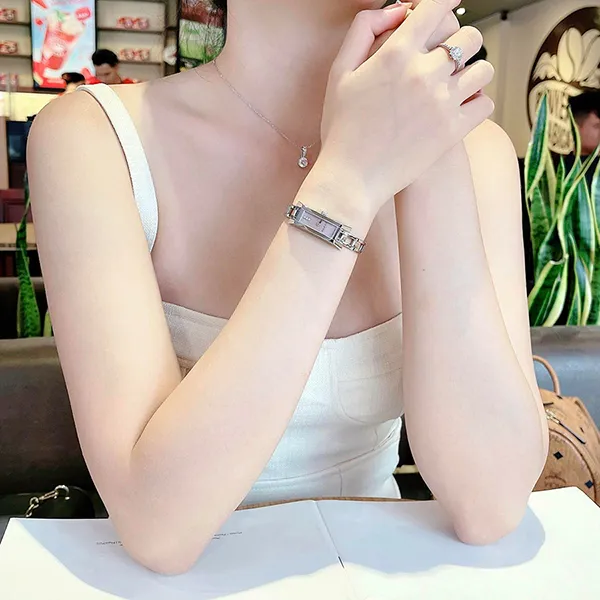 Đồng Hồ Nữ Gucci 110 Pink Mother of Pearl Diamond Dial YA110515 Màu Bạc