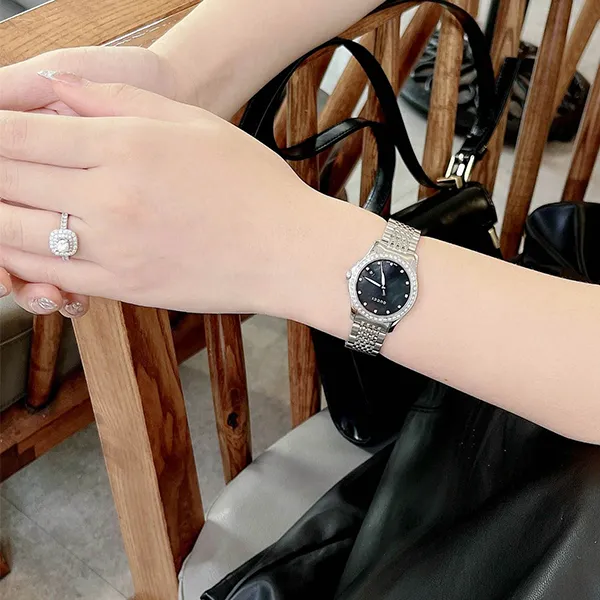 Đồng Hồ Nữ Gucci G-Timeless Diamond YA126509 Màu Bạc Đen
