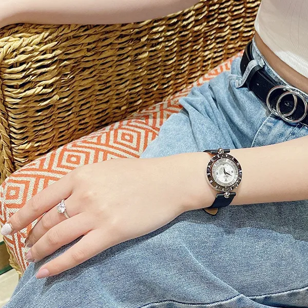 Đồng Hồ Nữ Versace Eon Ladies Watch VE7900120 Màu Đen Bạc