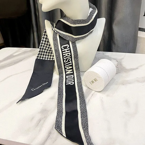 Khăn Nữ Dior 30 Montain Micha Twilly Silk 15 Mon Màu Đen Trắng