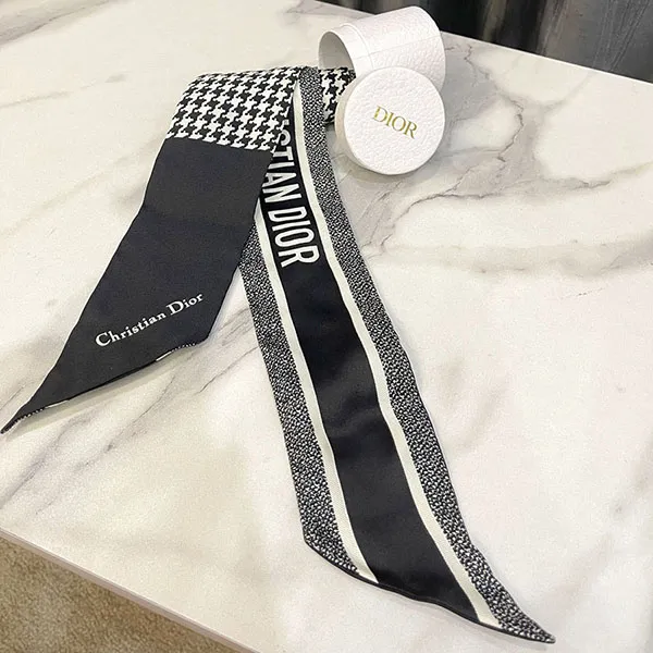 Khăn Nữ Dior 30 Montain Micha Twilly Silk 15 Mon Màu Đen Trắng