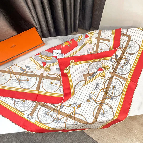 Khăn Nữ Hermès 65 Multi Color Silk Scarf Màu Trắng Phối Đỏ