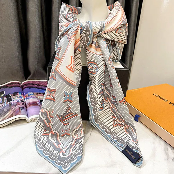 Khăn Nữ Louis Vuitton LV Logo Scarf Phối Màu