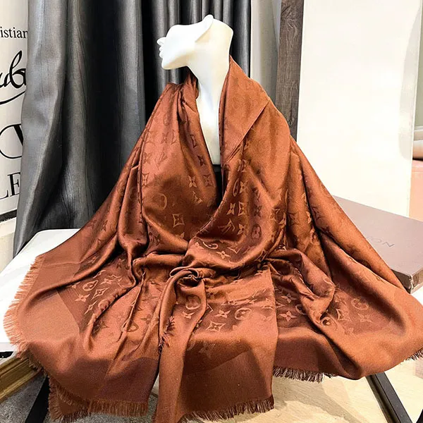 Khăn Quàng Cổ Louis Vuitton Monogram Shine Màu Nâu