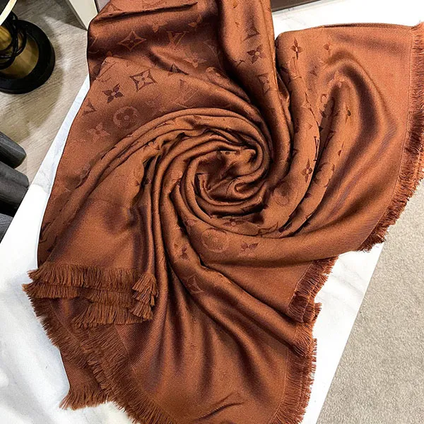 Khăn Quàng Cổ Louis Vuitton Monogram Shine Màu Nâu