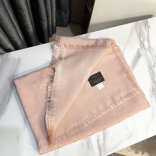 Khăn Quàng Cổ Nữ Louis Vuitton LV Monogram Shine Màu Hồng