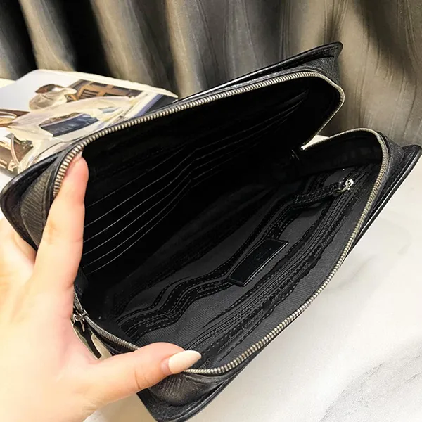 Túi Cầm Tay Nam Salvatore Ferragamo Clutch Màu Đen