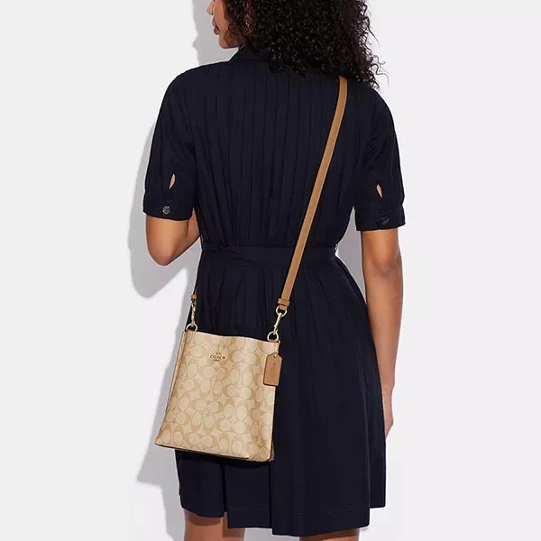 Túi Đeo Chéo Nữ Coach Mollie Bucket Bag 22 In Signature Canvas CA582 Màu Nâu Vàng