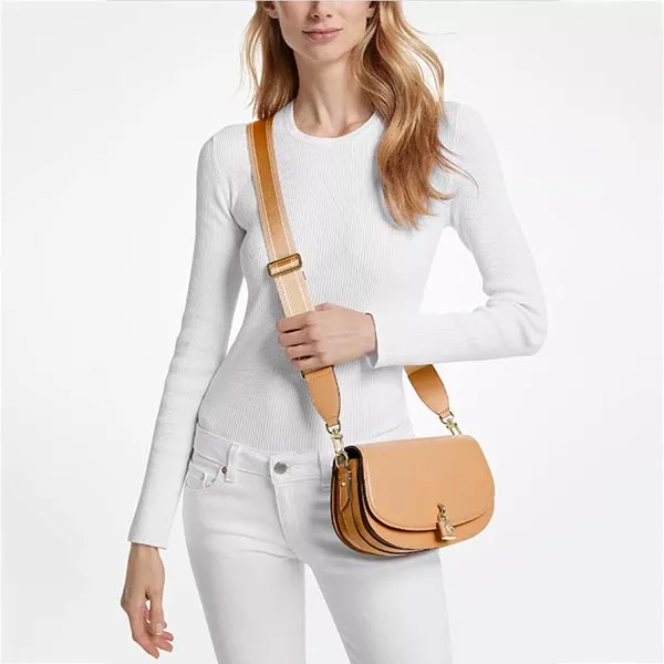 Túi Đeo Chéo Nữ Michael Kors MK Mila Medium Leather East West Sling Messenger Màu Be Đậm
