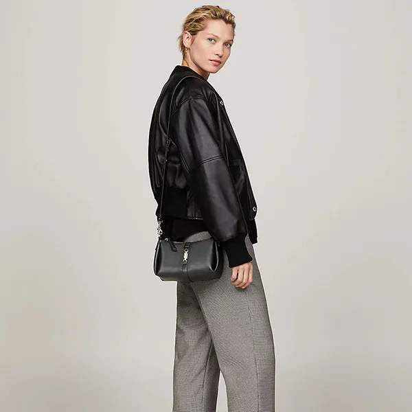 Túi Đeo Chéo Nữ Tommy Hilfiger TH Monogram Horsebit Crossover Bag AW15714 Màu Đen - Túi xách - Vua Hàng Hiệu