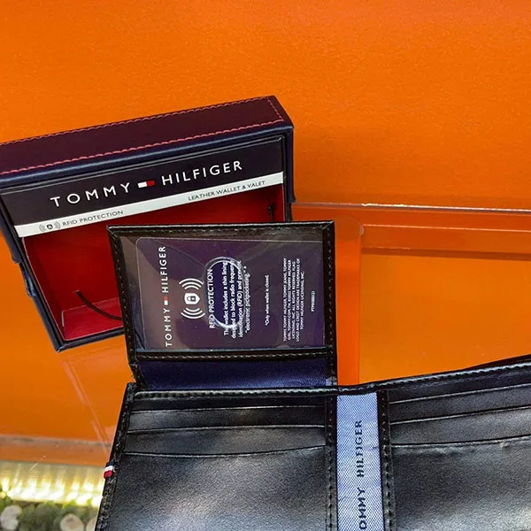 Ví Nam Tommy Hilfiger Men's Leather Credit Card Wallet Billfold Black 31HP220040 Màu Đen