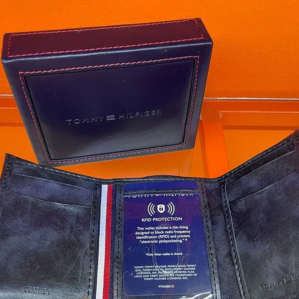 Ví Nam Tommy Hilfiger Men's Leather Trifold Wallet 31HP110044 Màu Xám Tro