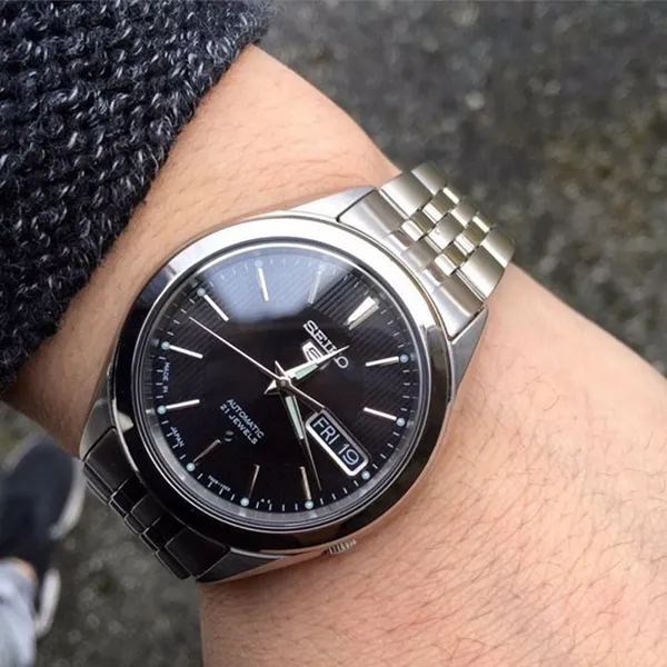 Đồng Hồ Nam Seiko 5 Black Dial Stainless Steel Men's Watch SNKL23J1 Màu Đen Bạc