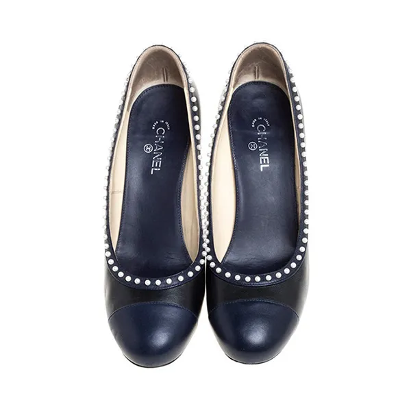 Giày Cao Gót Nữ Chanel Black Leather CC Pearl Around Embellished Pump Màu Xanh Đen Size 36.5 - Giày - Vua Hàng Hiệu