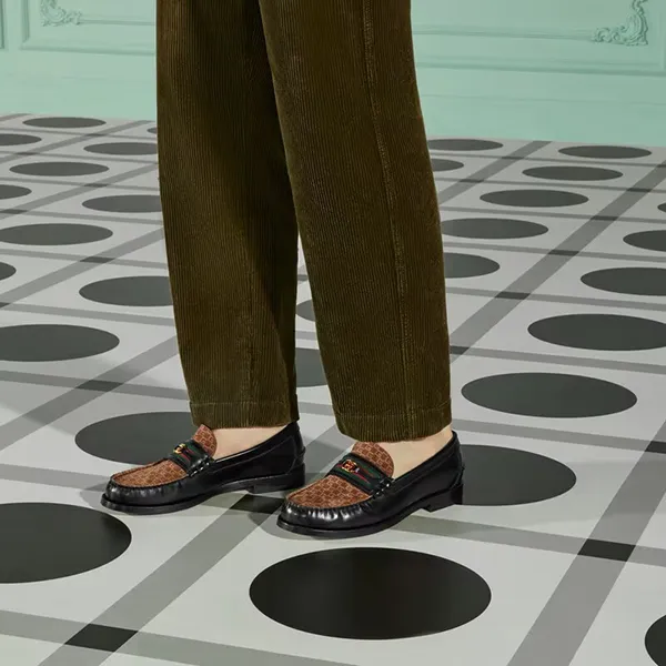 Giày Lười Nam Gucci Loafer With Interlocking G Black Leather Monogram 644724 Màu Nâu Đen Size 5