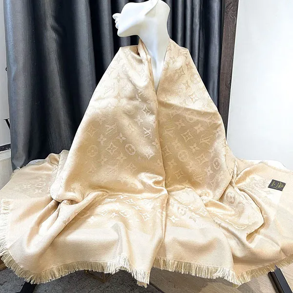 Khăn Quàng Cổ Nữ Louis Vuitton LV Monogram Scarf Màu Vàng Nhạt