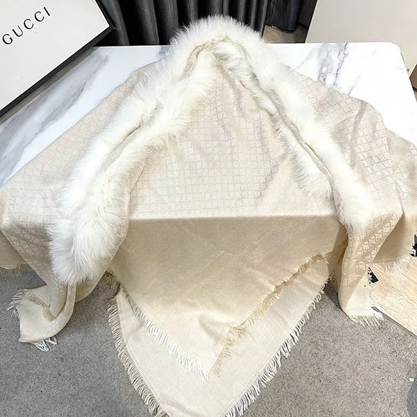 Khăn Quàng Cổ Nữ Gucci Fox Trim Shawl Ivory Màu Be - Thời trang - Vua Hàng Hiệu