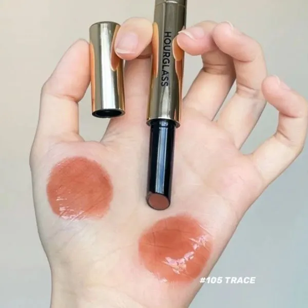 Son Dưỡng Hourglass Phantom Volumising Glossy Balm 105 Trace Màu Cam Đất