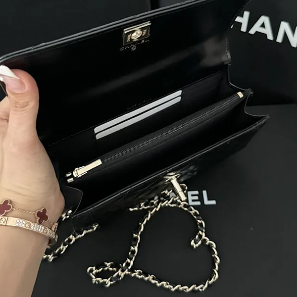 Túi Đeo Chéo Nữ Chanel Handle Bag Khóa Xoay Màu Đen Size 19