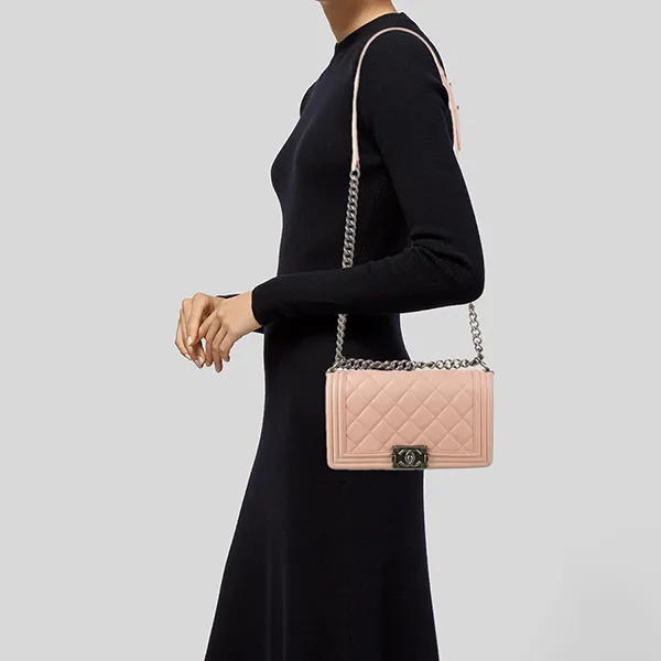 Túi Đeo Chéo Nữ Chanel Medium Boy Bag Màu Hồng Phấn