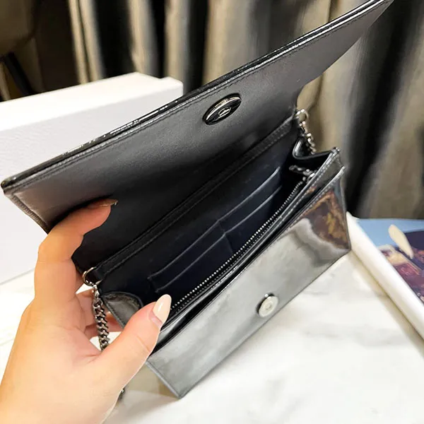 Túi Đeo Chéo Nữ Dior Metallic Silver Perforated Leather Diorama Wallet On Chain Bag Màu Bạc Đen
