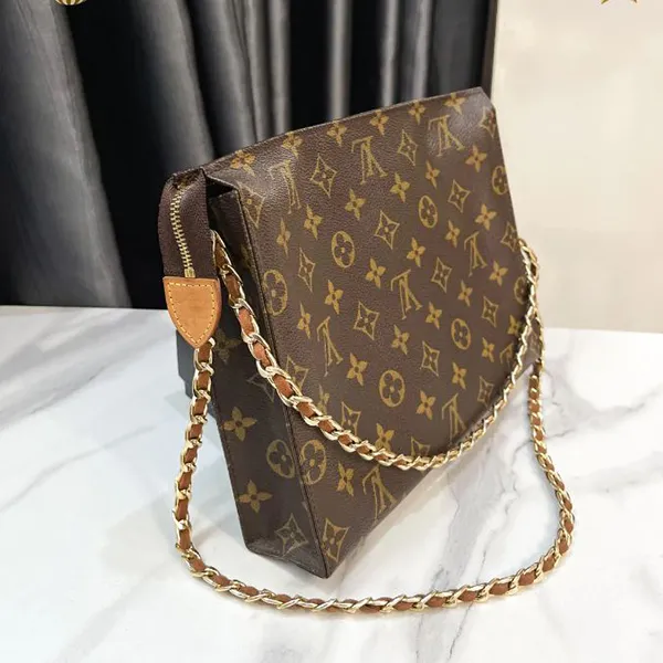 Túi Đeo Vai Nữ Louis Vuitton LV Pouch 26 Màu Nâu Đen