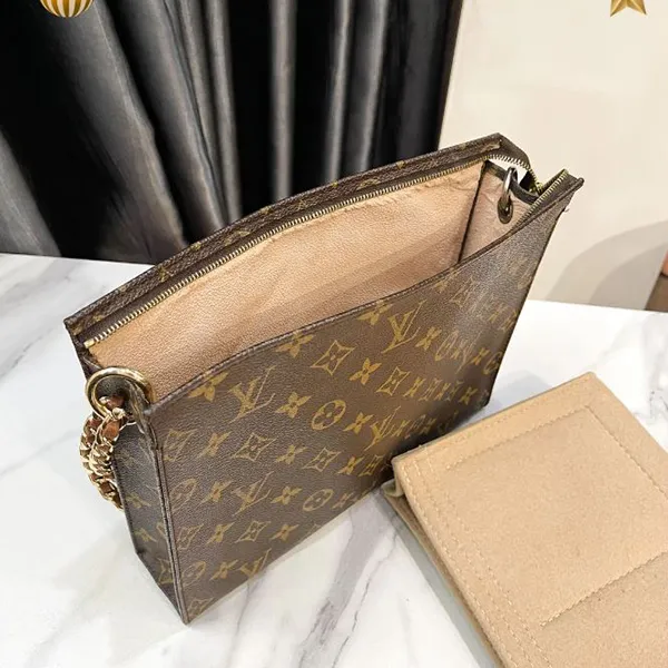 Túi Đeo Vai Nữ Louis Vuitton LV Pouch 26 Màu Nâu Đen