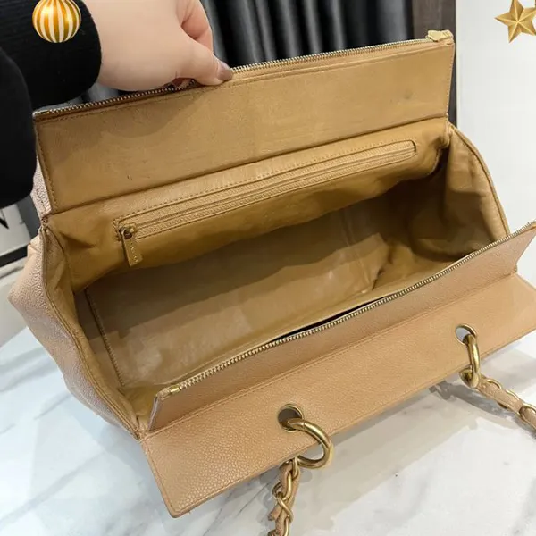 Túi Tote Nữ Chanel Handbag In Beige Quilted Grained Leather Màu Be - Túi xách - Vua Hàng Hiệu