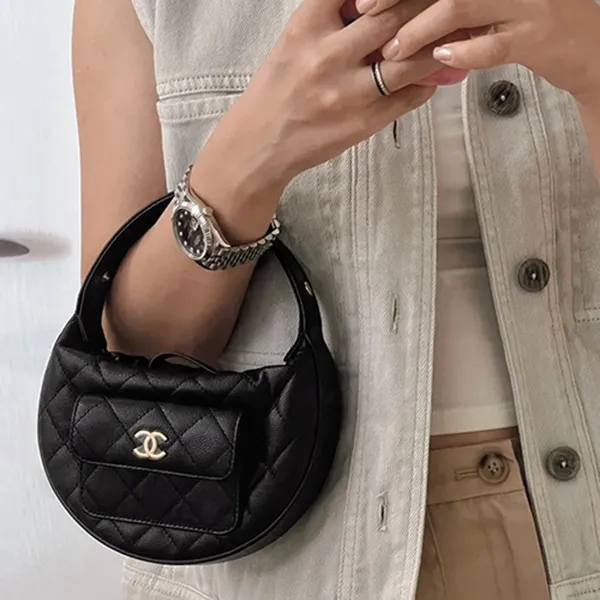 Túi Xách Tay Nữ Chanel Hobo Pouch Bag Black Caviar Gold Hardware Màu Đen