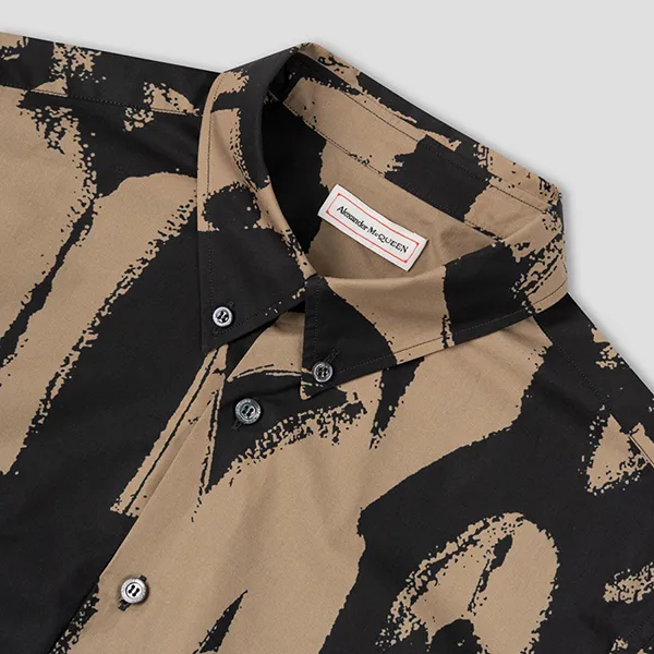Áo Sơ Mi Nam Alexander McQueen With Graffiti Printed 704923 QTO66 9566 Màu Nâu/Đen