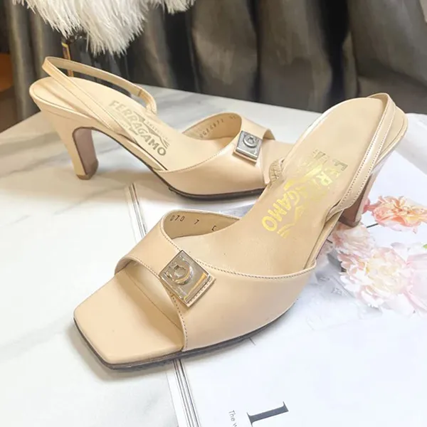 Dép Cao Gót Nữ Salvatore Ferragamo Gacini Buckle Sandal Heel Slingback Open Toe Màu Be Size 37