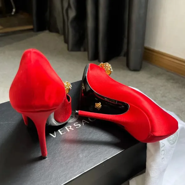 Giày Cao Gót Nữ Versace Medusa Pumps Schleife Màu Đỏ Size 37.5 - Giày - Vua Hàng Hiệu