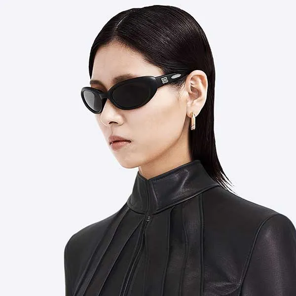 Kính Mát Gentle Monster Gelati 01 Sunglasses Màu Đen