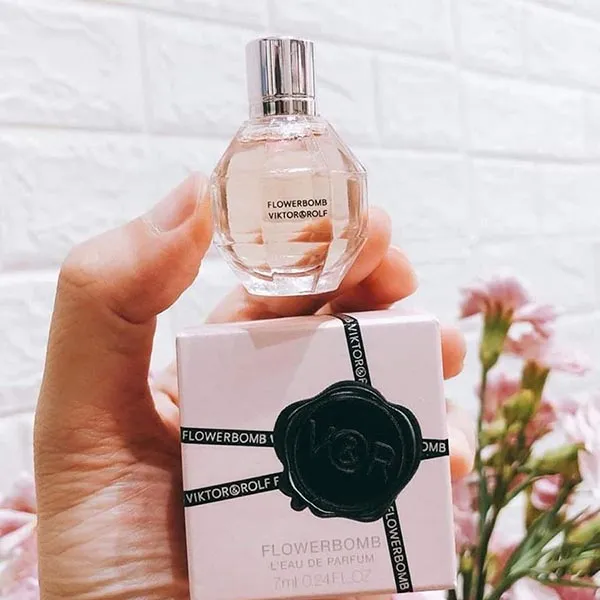 Nước Hoa Nữ Viktor & Rolf Flowerbomb L'Eau De Parfum 7ml