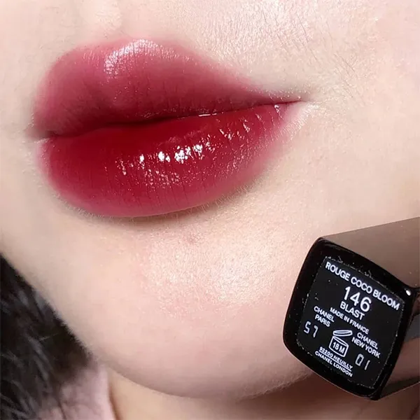 Son Chanel Rouge Coco Bloom 146 Blast Màu Đỏ Mận