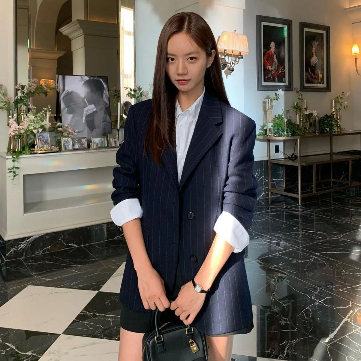 Phong cách phối đồ hàng ngày basic của Lee Hyeri