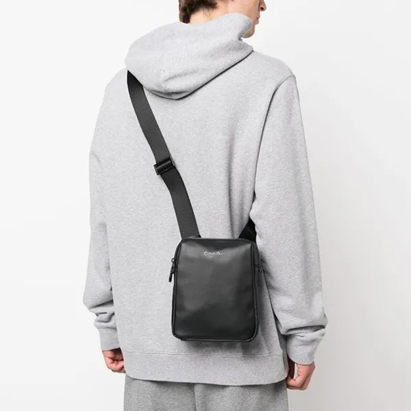 Túi Đeo Chéo Nam Calvin Klein CK Bag K50K510528_NERO_BAX Màu Đen