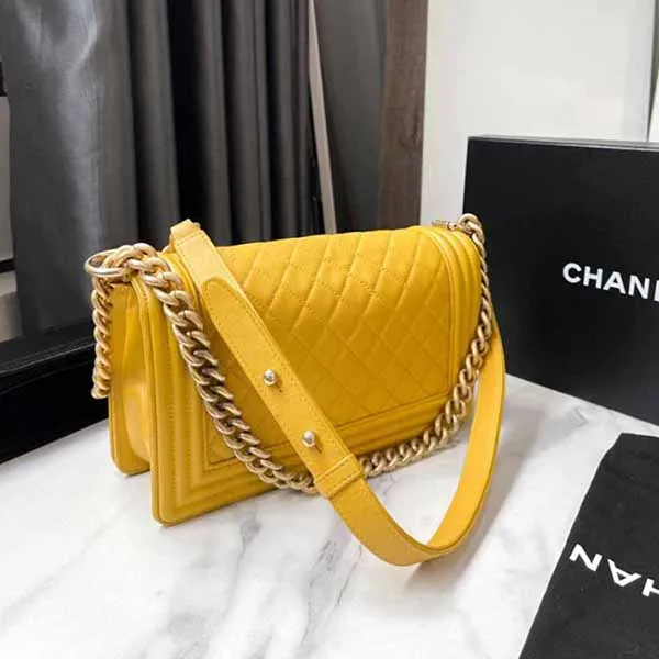 Túi Đeo Chéo Nữ Chanel Boy Lambskin Chain Shoulder Bag Yellow Gold Hardware Màu Vàng - Túi xách - Vua Hàng Hiệu
