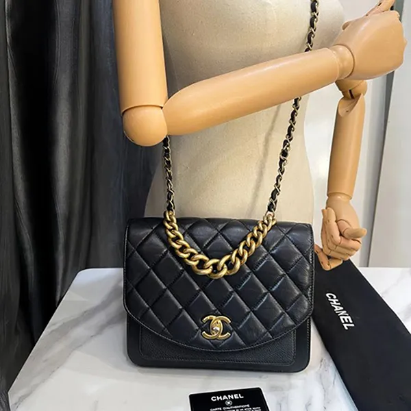 Túi Đeo Chéo Nữ Chanel Flap Bag Aged Calfskin & Gold-Tone Metal Màu Đen