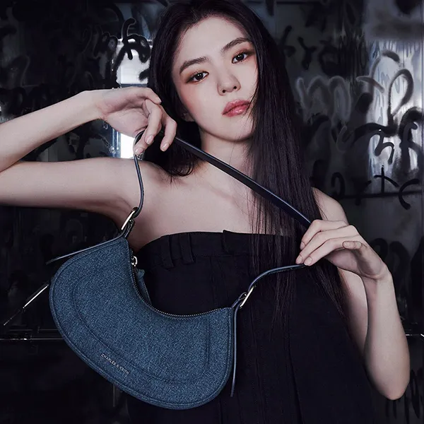 Túi Đeo Vai Nữ Charles & Keith CNK Petra Curved Shoulder Bag Denim Blue CK2-20271258 Màu Xanh Đậm