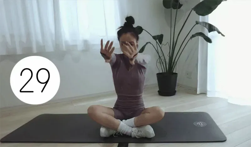 Bài tập thu nhỏ bắp tay trong 14 ngày giúp nàng diện váy dây tự tin hơn - 12