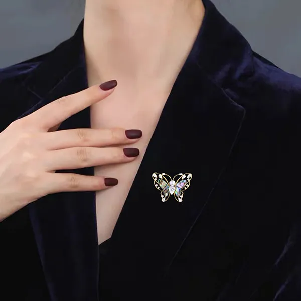 Cài Áo Nữ Meri Butterfly Xà Cừ Tinh Tế BR655 Màu Vàng Gold