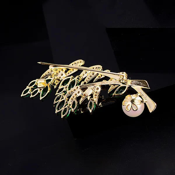 Cài Áo Nữ Meri Nhành Trúc Và Ngọc Trai BR666 Màu Vàng Gold/Xanh