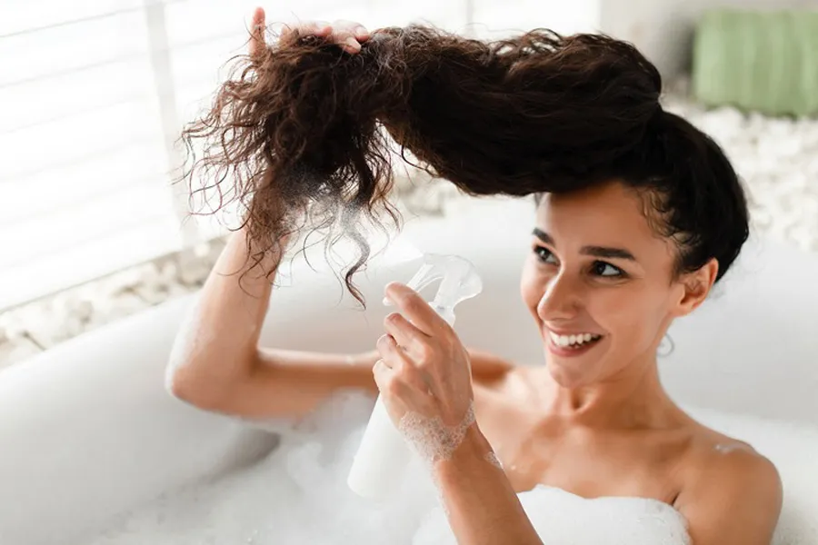 Dầu gội hương nước hoa là loại dầu gội chứa các thành phần mang mùi hương của nước hoa