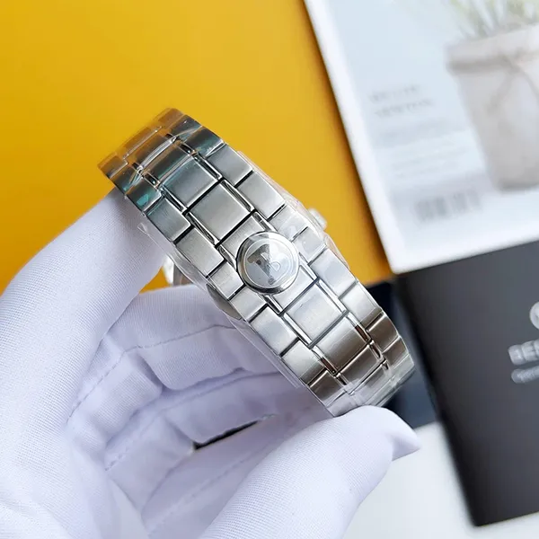 Đồng Hồ Nam Bentley Mặt Hề BL1831-15MWBI Màu Bạc Đen