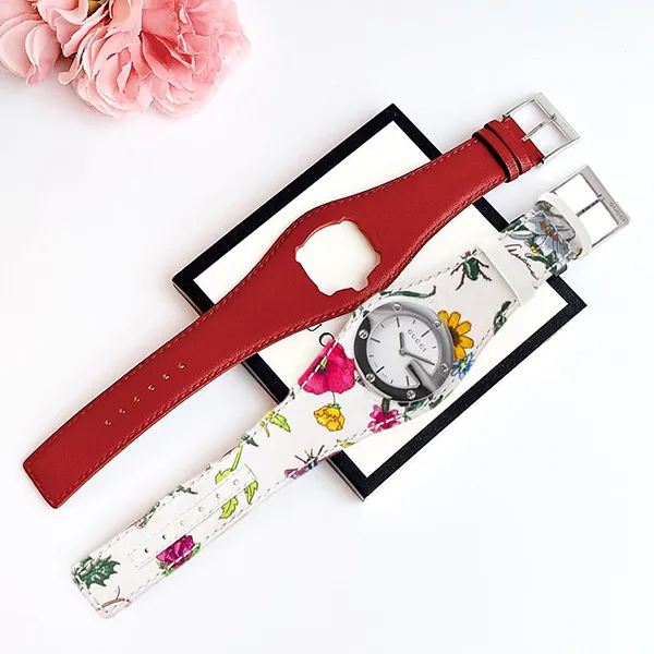 Đồng Hồ Nữ Gucci Bandeau Flora Flower Watch 104/YA104511 Màu Trắng Họa Tiết Hoa (Kèm Dây Da Đỏ) - Đồng hồ - Vua Hàng Hiệu