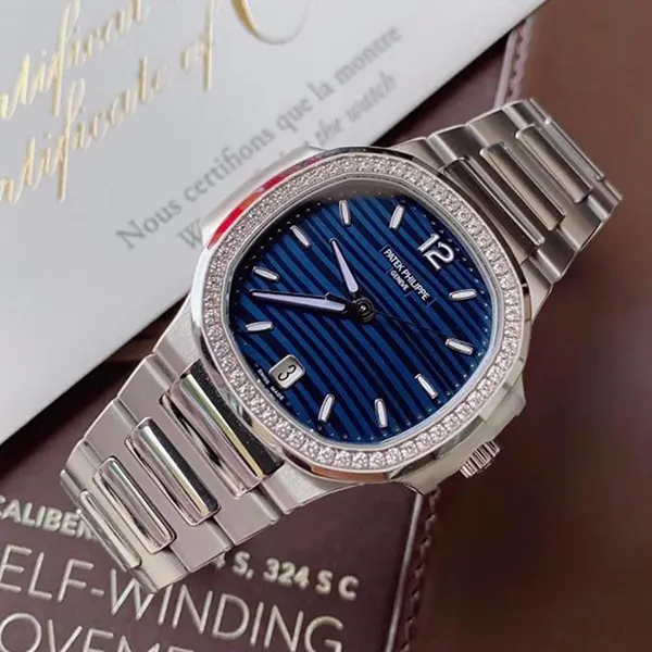 Đồng Hồ Nữ Patek Philippe Nautilus 7118/1200A-001 Blue Màu Bạc Xanh