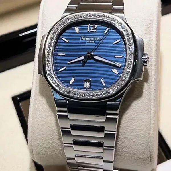 Đồng Hồ Nữ Patek Philippe Nautilus 7118/1200A-001 Blue Màu Bạc Xanh