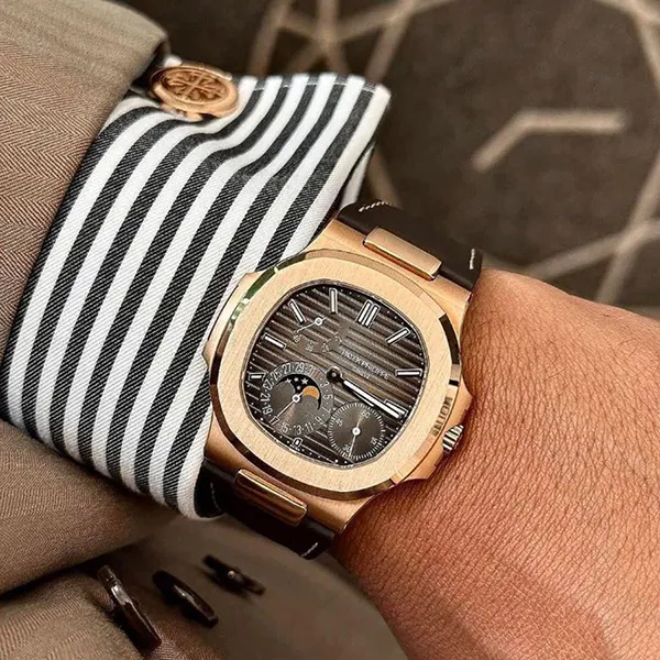 Đồng Hồ Patek Philippe Nautilus 5712R-001 Crocodile Skin Màu Nâu/ Vàng Hồng - Đồng hồ - Vua Hàng Hiệu
