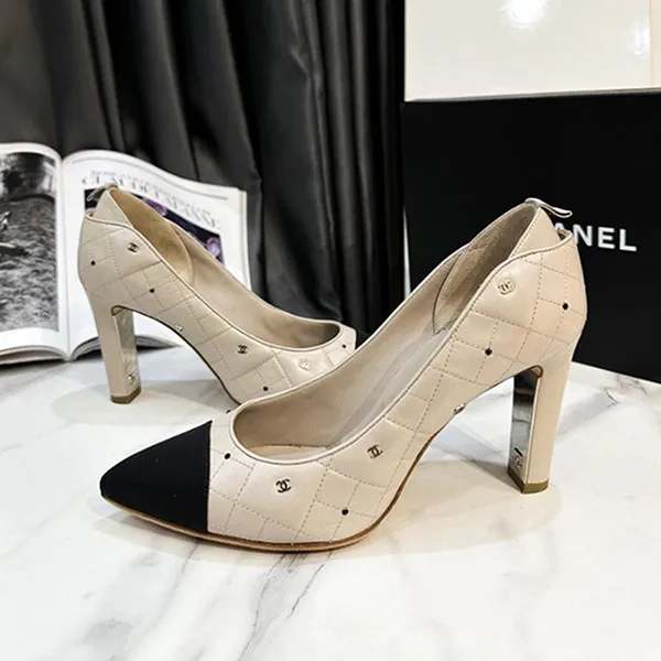 Giày Cao Gót Nữ Chanel Interlocking CC Logo Leather Pumps Màu Be Đen Size 38.5 - Giày - Vua Hàng Hiệu